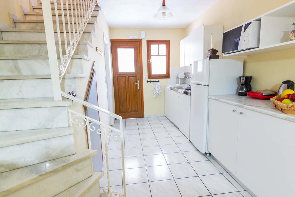 Stathopoulos Apartments Sampatiki Exterior photo